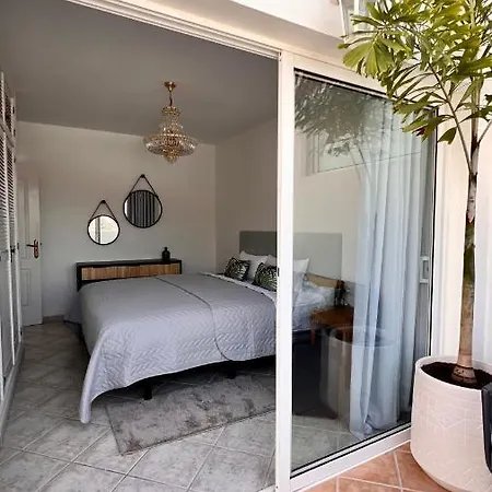 Crystal Chill , South Tenerife * Costa Adeje (Tenerife)