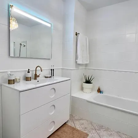 Crystal Chill , South Tenerife *